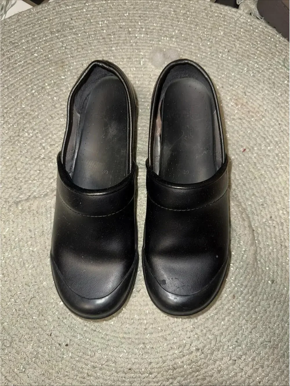 Dansko 8.5US Black Leather Clogs SlipResistant Goth Teacher Halloween Witchy